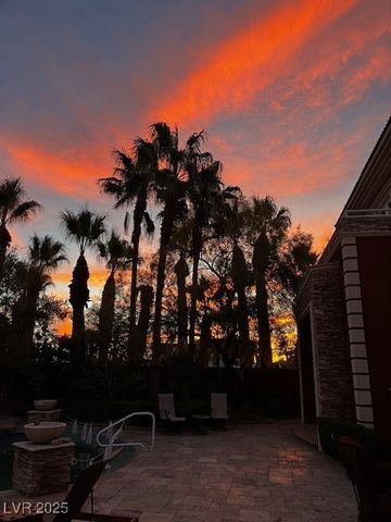 2200 PURPLE MAJESTY Court, Las Vegas, NV 89117