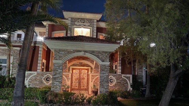 2200 PURPLE MAJESTY Court, Las Vegas, NV 89117