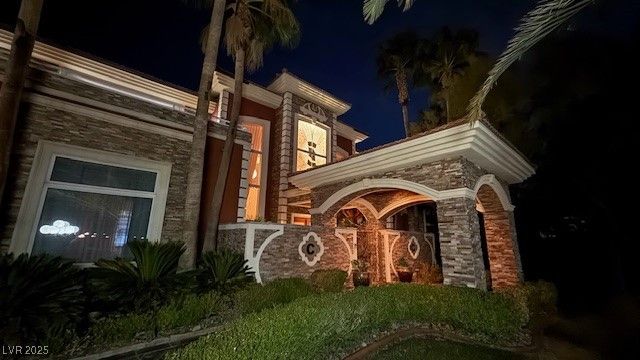 2200 PURPLE MAJESTY Court, Las Vegas, NV 89117