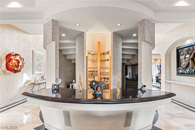 2200 PURPLE MAJESTY Court, Las Vegas, NV 89117