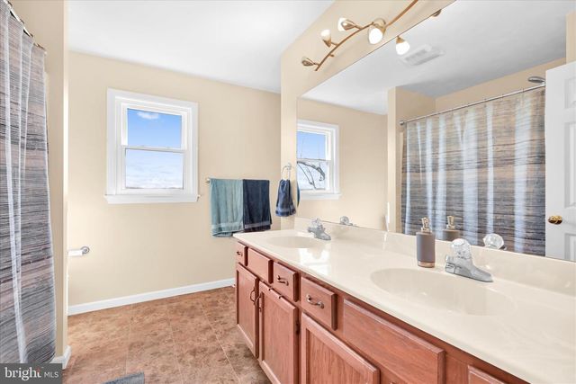 4285 HIGHLAND RD, Elizabethtown, PA 17022