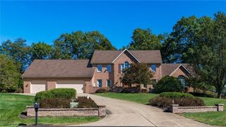 125 Summerwood Circle, Zanesville, OH 43701