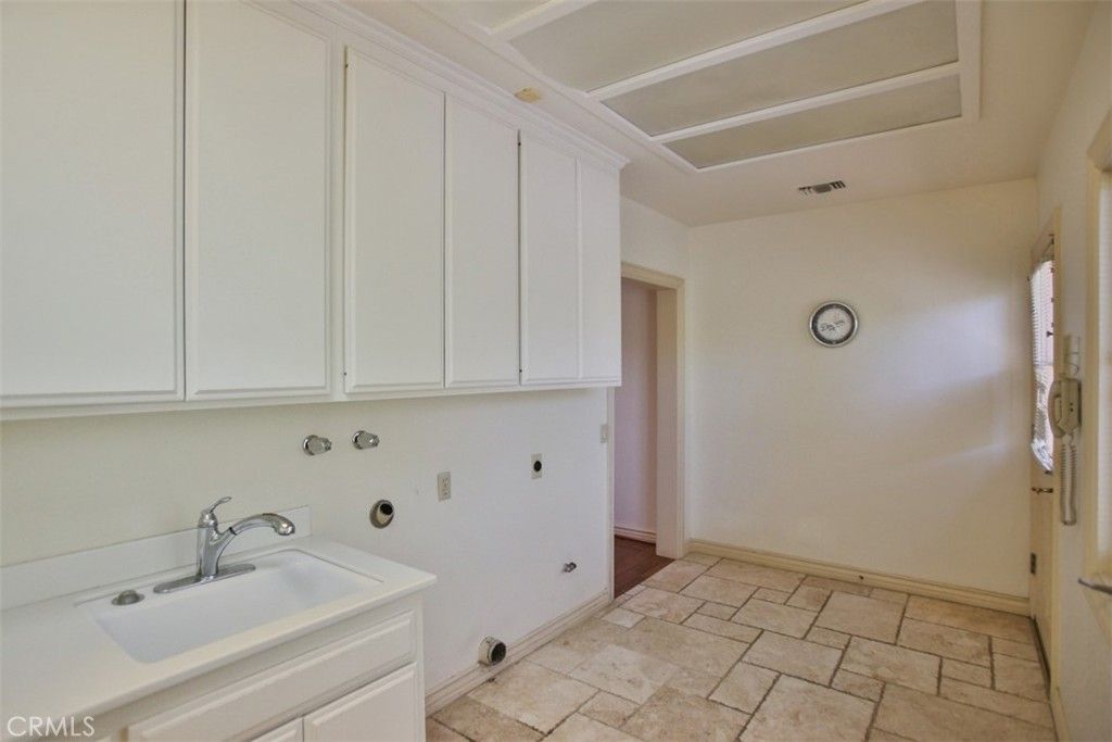 Image 15 of property listing at 3624 Hollins Avenue, Claremont, CA 91711