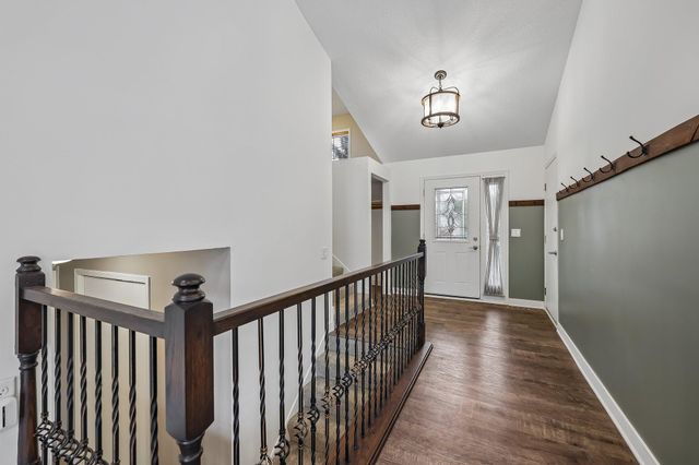 3460 Commonwealth Avenue, Woodbury, MN 55125