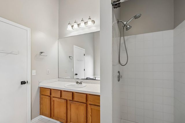 3460 Commonwealth Avenue, Woodbury, MN 55125