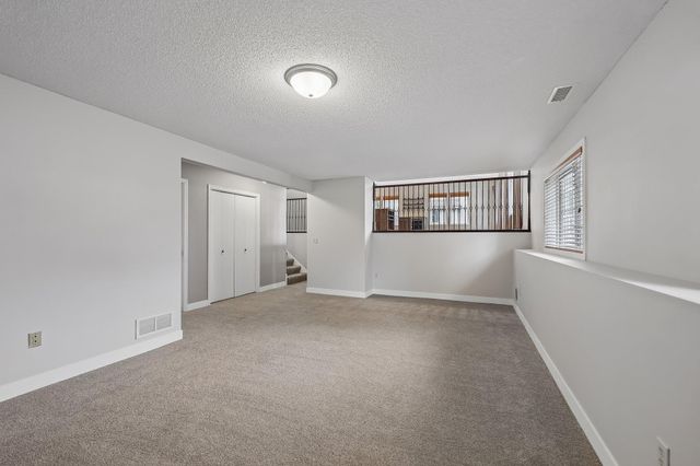 3460 Commonwealth Avenue, Woodbury, MN 55125