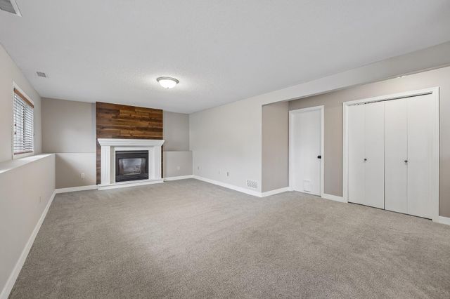 3460 Commonwealth Avenue, Woodbury, MN 55125