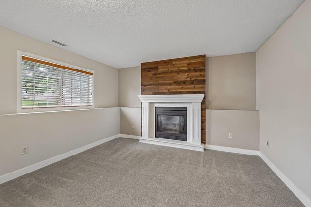 3460 Commonwealth Avenue, Woodbury, MN 55125