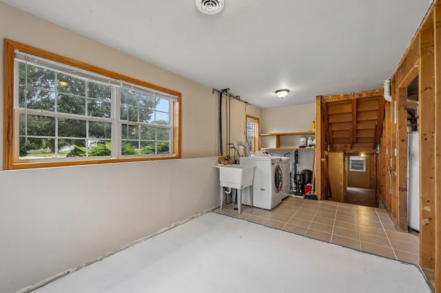 3460 Commonwealth Avenue, Woodbury, MN 55125