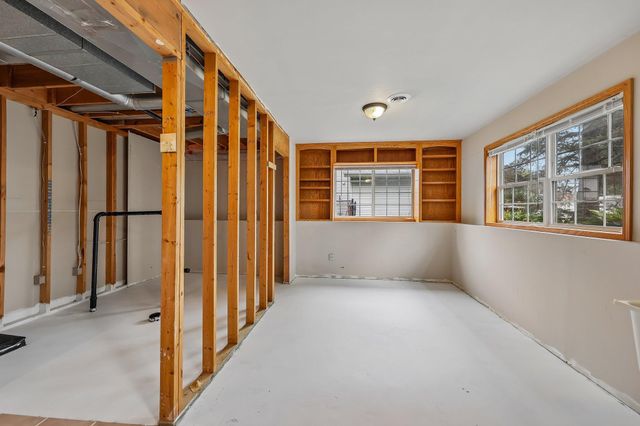 3460 Commonwealth Avenue, Woodbury, MN 55125