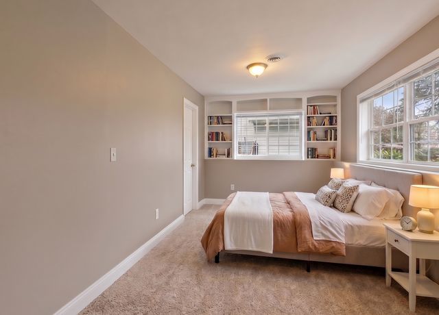 3460 Commonwealth Avenue, Woodbury, MN 55125