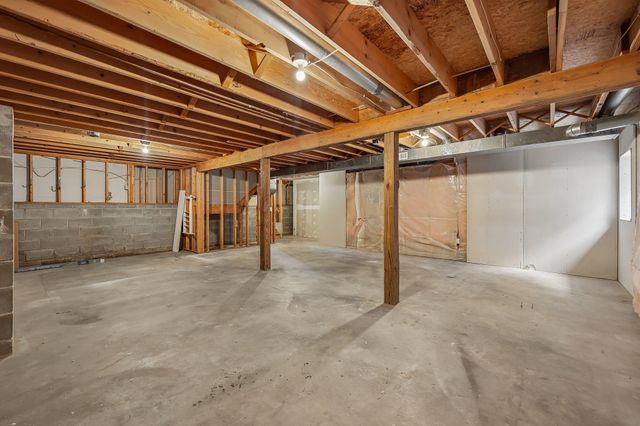 3460 Commonwealth Avenue, Woodbury, MN 55125