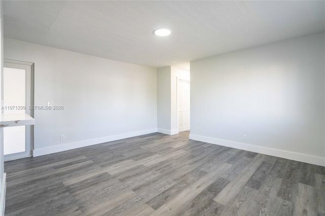 6650 Miller Dr 12, South Miami, FL 33155