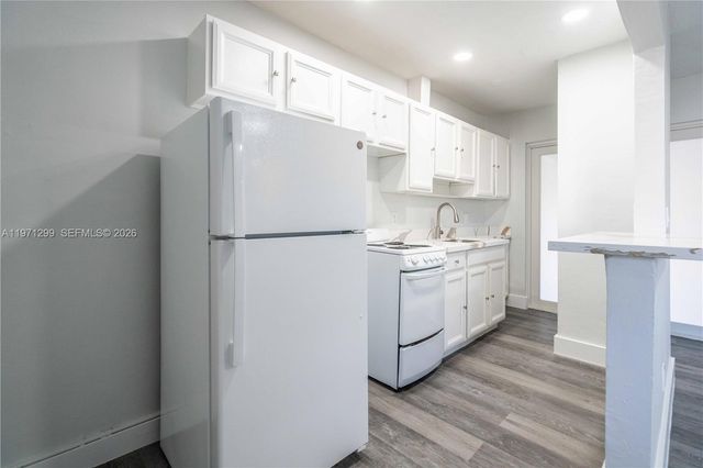 6650 Miller Dr 12, South Miami, FL 33155