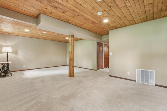 1295 Evergreen Drive, River Falls, WI 54022
