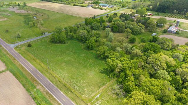 1295 Evergreen Drive, River Falls, WI 54022