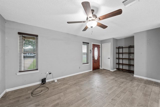 202 Lee Lane, Lorena, TX 76655