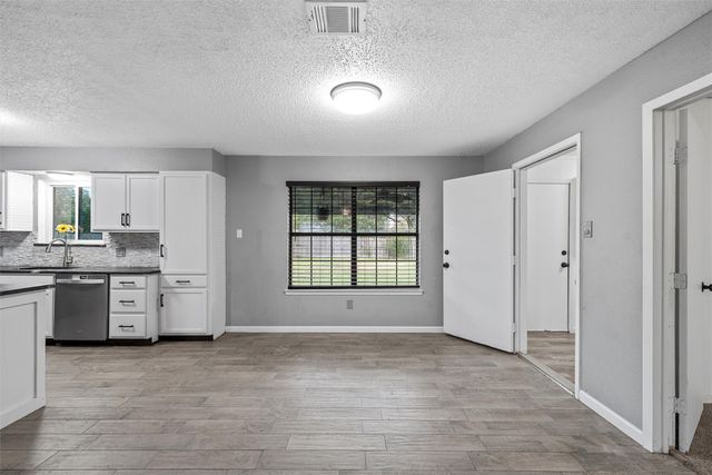 202 Lee Lane, Lorena, TX 76655