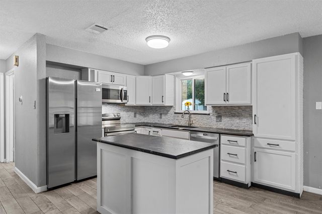 202 Lee Lane, Lorena, TX 76655