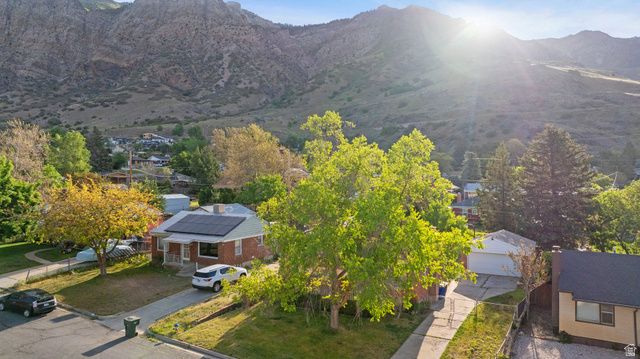 718 S ROBINS AVE, Ogden, UT 84404