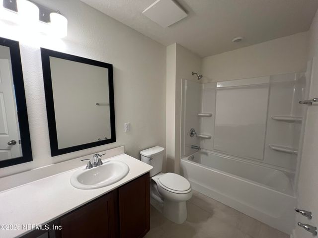 726 PANTHER LAKE Parkway, Jacksonville, FL 32221
