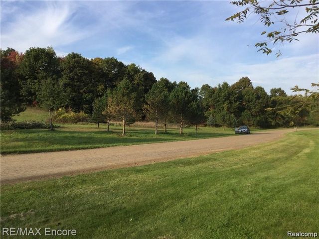 000 Rue De Carolyn, Oxford, MI 48370