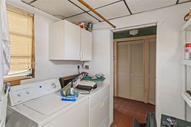 6811 Thomas St, Hollywood, FL 33024