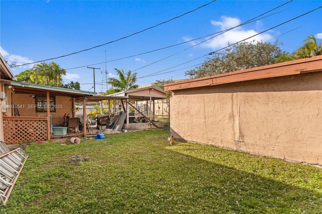 6811 Thomas St, Hollywood, FL 33024