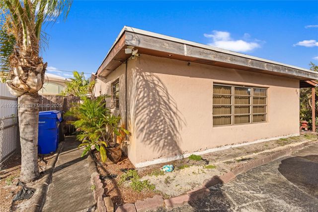 6811 Thomas St, Hollywood, FL 33024