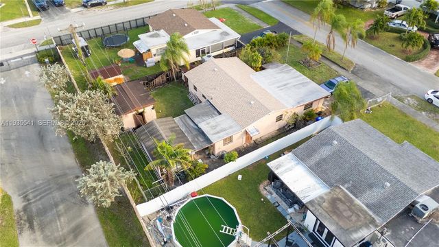 6811 Thomas St, Hollywood, FL 33024