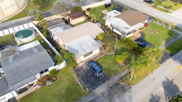 6811 Thomas St, Hollywood, FL 33024