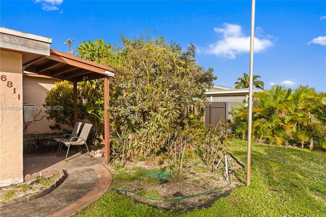 6811 Thomas St, Hollywood, FL 33024