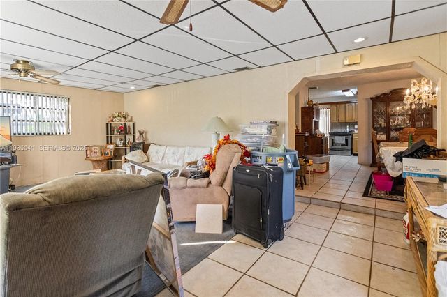 6811 Thomas St, Hollywood, FL 33024