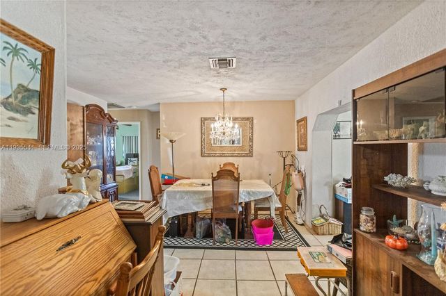 6811 Thomas St, Hollywood, FL 33024