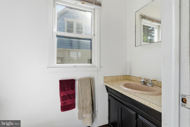 1665 BROADWAY, Bethlehem, PA 18015