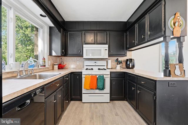 1665 BROADWAY, Bethlehem, PA 18015
