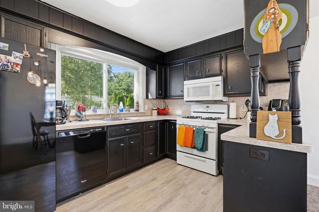 1665 BROADWAY, Bethlehem, PA 18015