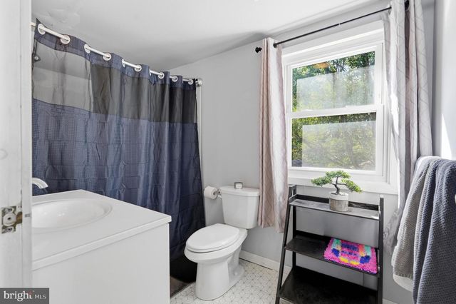 1665 BROADWAY, Bethlehem, PA 18015