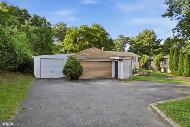 1665 BROADWAY, Bethlehem, PA 18015