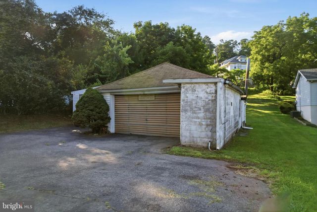 1665 BROADWAY, Bethlehem, PA 18015