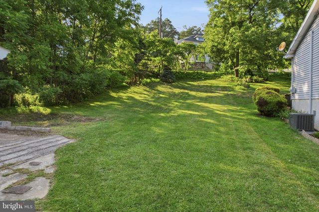 1665 BROADWAY, Bethlehem, PA 18015