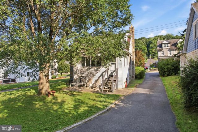 1665 BROADWAY, Bethlehem, PA 18015