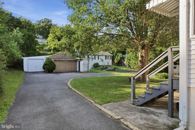 1665 BROADWAY, Bethlehem, PA 18015