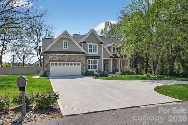 107 Clover Bank Road, Mooresville, NC 28115