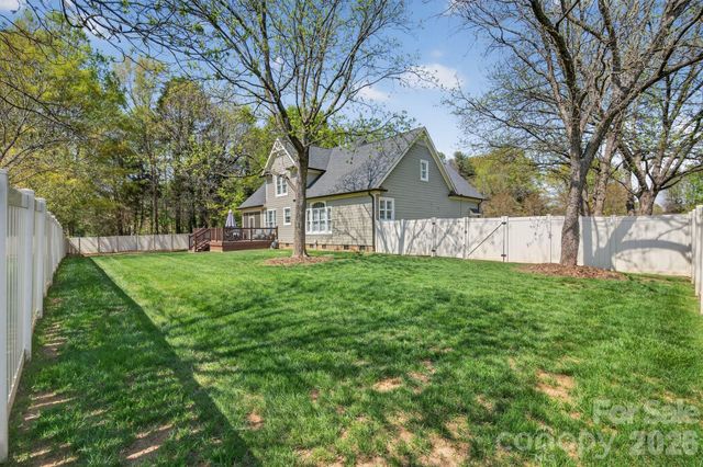 107 Clover Bank Road, Mooresville, NC 28115