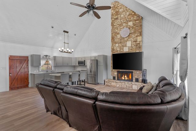 1341 Ranchero Rd, Kerrville, TX 78028