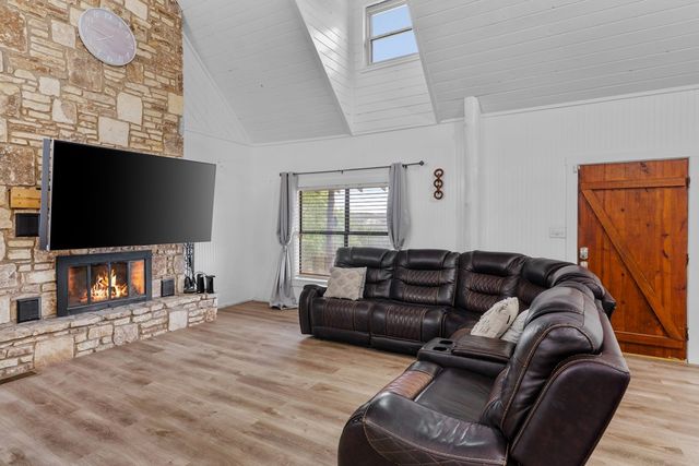 1341 Ranchero Rd, Kerrville, TX 78028