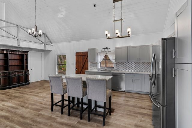 1341 Ranchero Rd, Kerrville, TX 78028