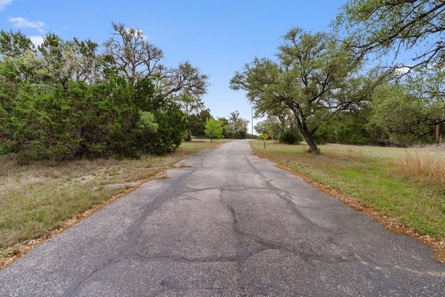 1341 Ranchero Rd, Kerrville, TX 78028