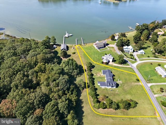 2755 SUNNYBANK RD, Reedville, VA 22539